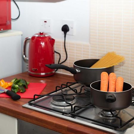 Premier - Wishaw En-Suite Apartment Ngoại thất bức ảnh