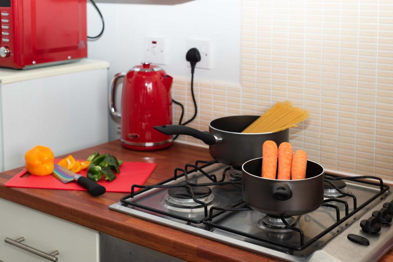 Premier - Wishaw En-Suite Apartment Ngoại thất bức ảnh